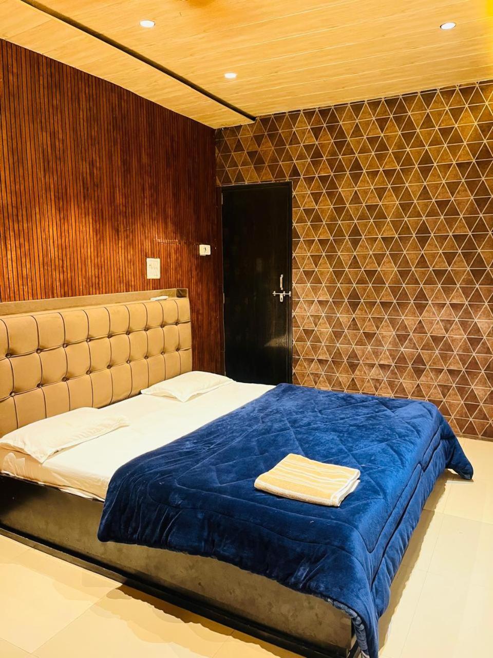 Pallav Guest House Ujjain Dış mekan fotoğraf
